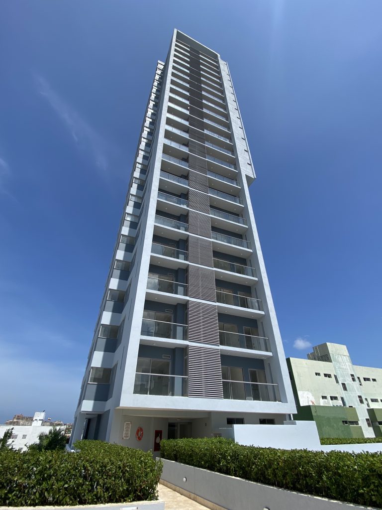 Edificio Sienna Ckub House. Pie de la popa Cartagena de indias.jpg2